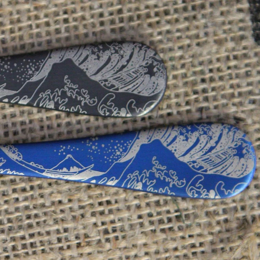 Under the wave "Katsushika Hokusai" Limited edition